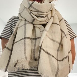 Old Navy Blanket Scarf, Cream and Gray